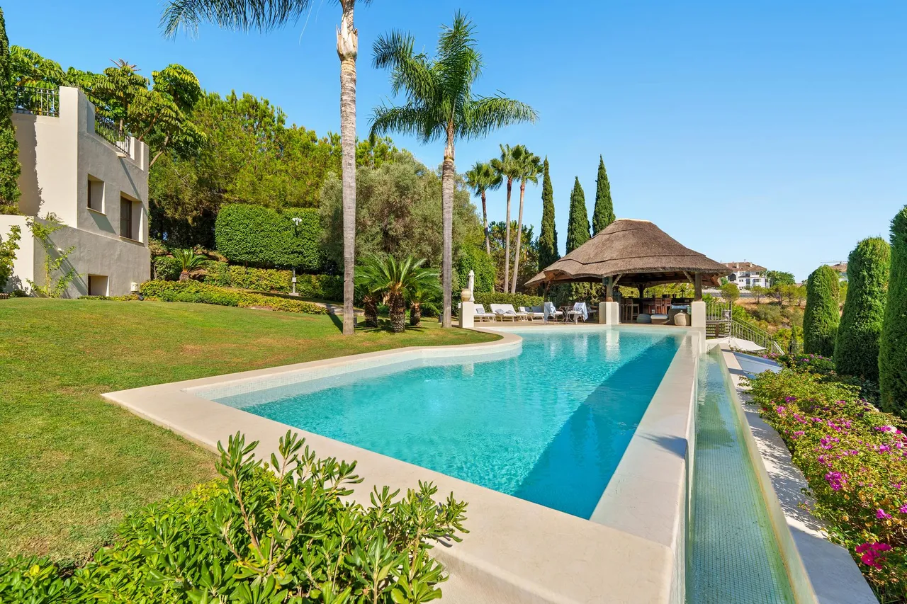 living - Casa / villa de 712m² con 133m² terraza en venta en Milla de Oro - gallery - 4