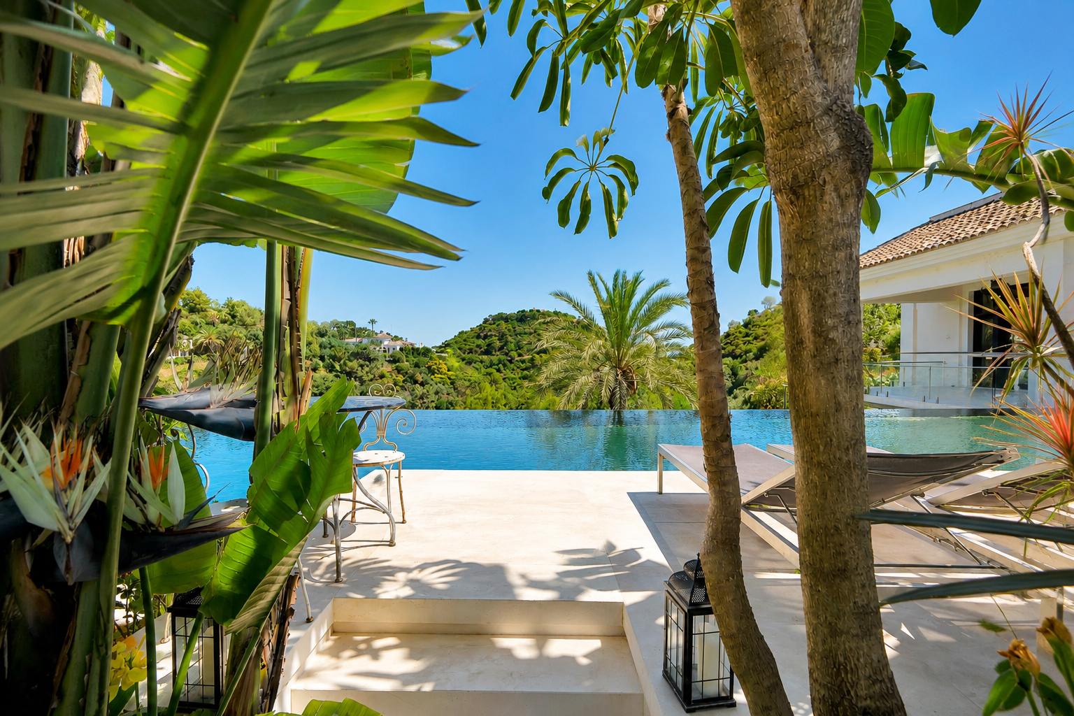 living - 1,691m² house / villa with 179m² terrace for sale in La Zagaleta - gallery thumbnail - 5