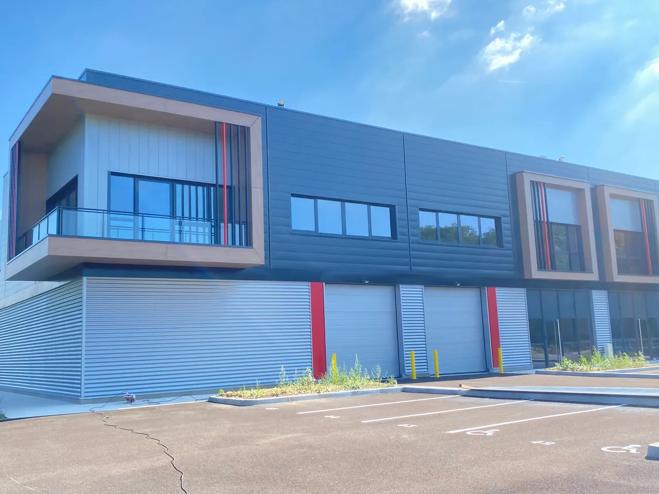 logistics - Light Industrial Premises / Offices For Rent - gallery - 3