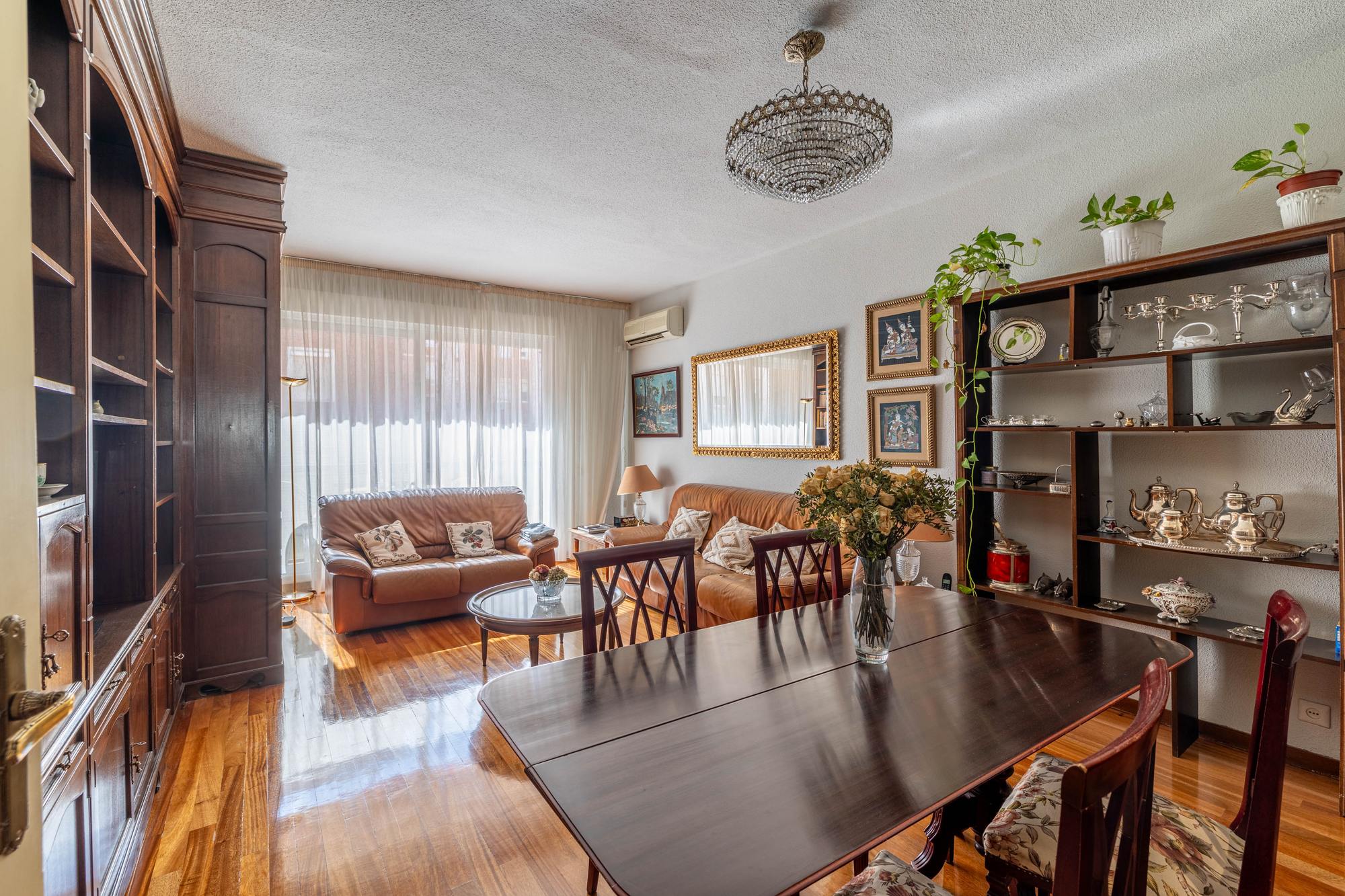 living - 164m² apartment for sale in Arapiles, Madrid - gallery thumbnail - 1
