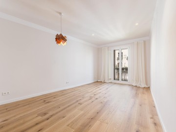 living - 90m² apartment for sale in Eixample Right, Barcelona - featured