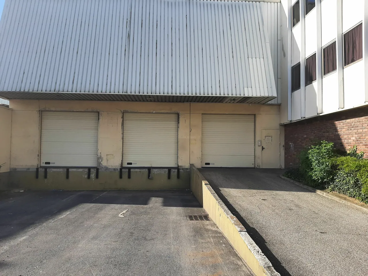 logistics - Entrepôt / Bureaux À Vendre - gallery - 3