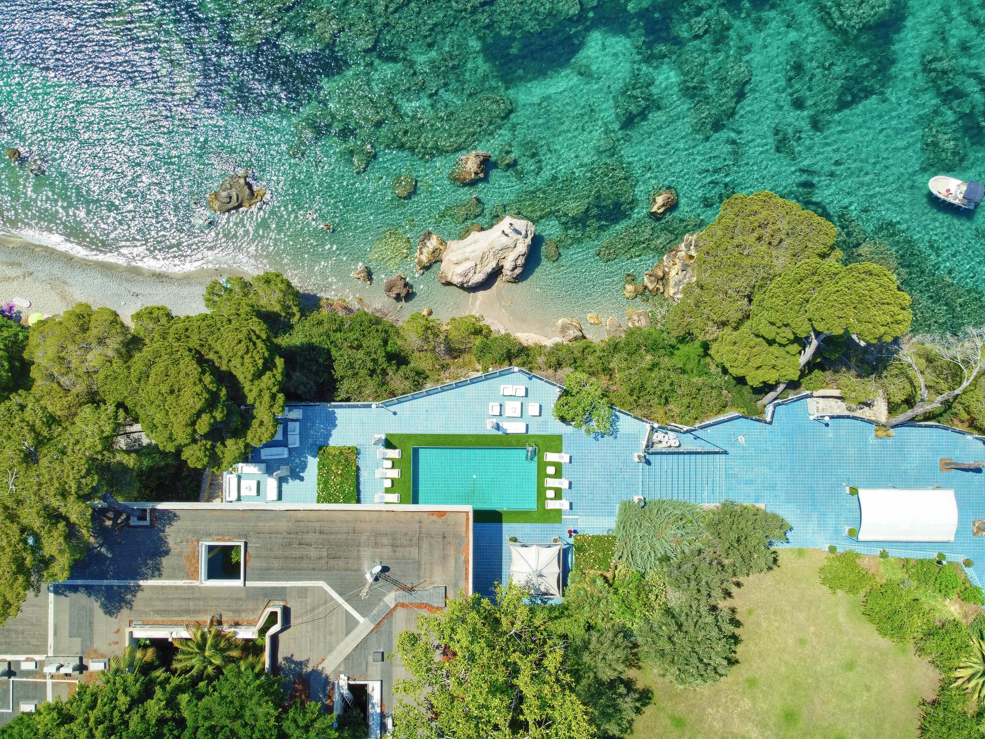 living - 1,146m² house / villa for sale in Capdepera - featured