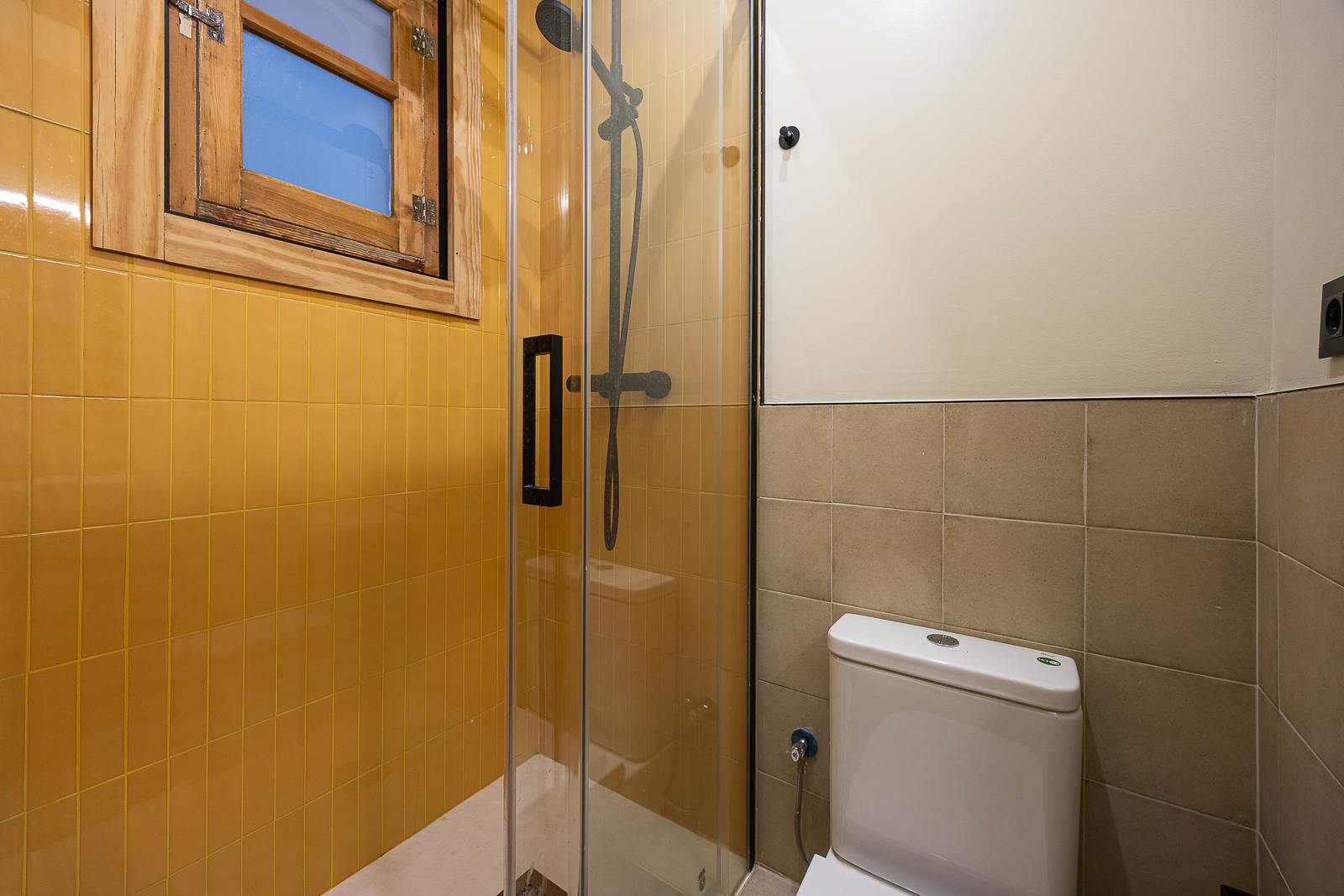 living - Piso de 78m² en venta en El Raval, Barcelona - gallery thumbnail - 8