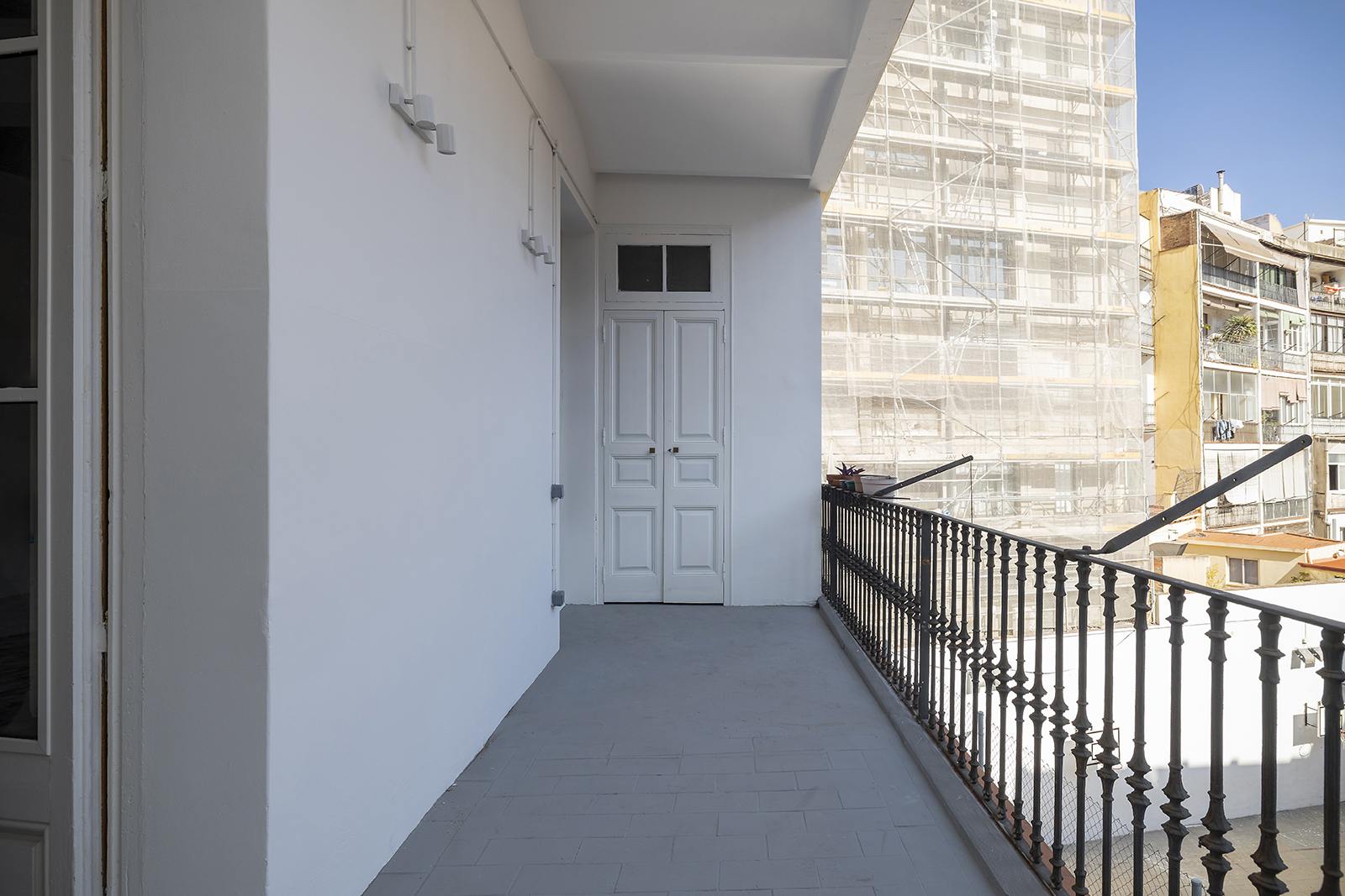 living - 200m² apartment for rent in Eixample Right, Barcelona - gallery - 4