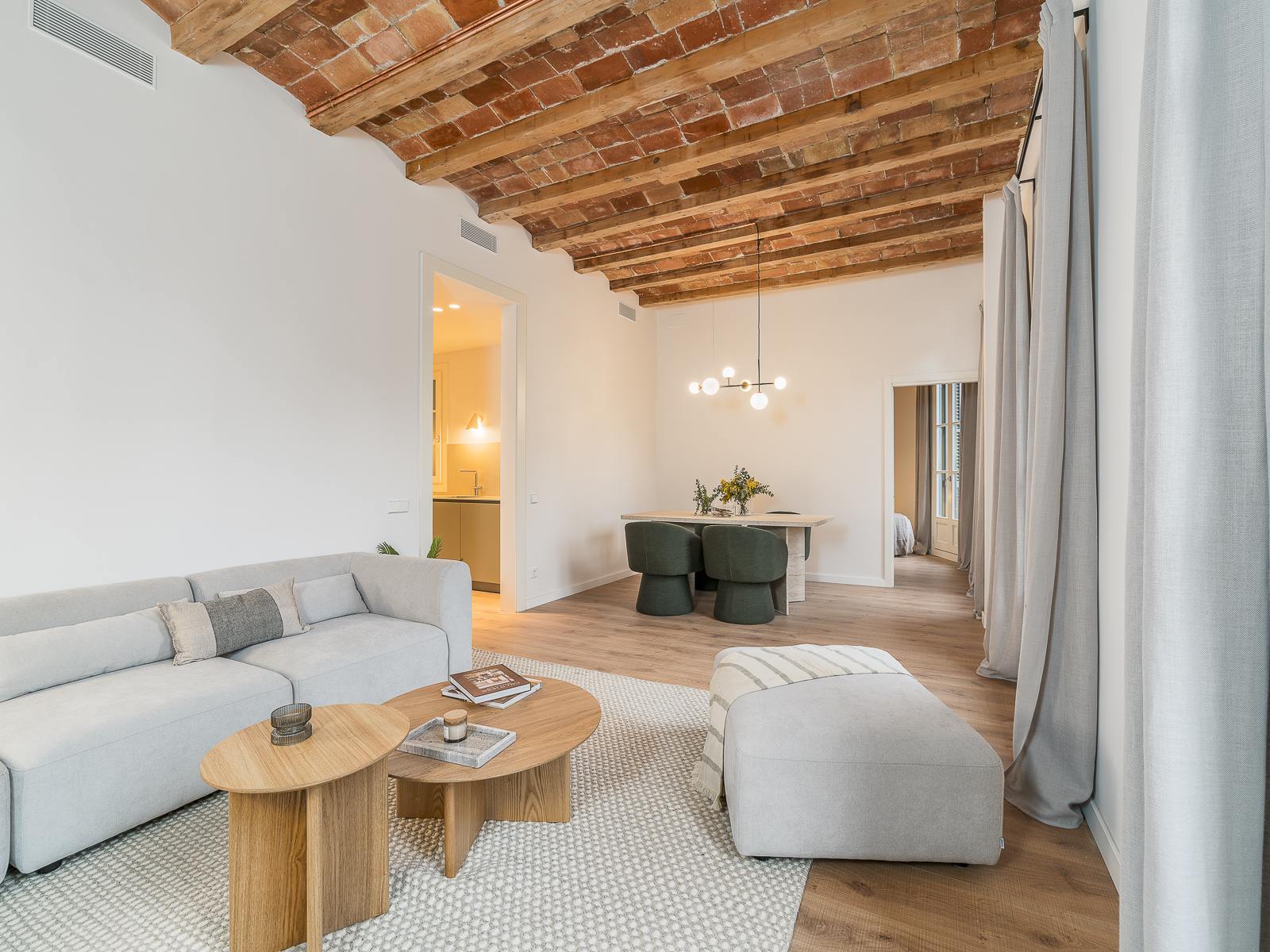 living - Piso de 89m² con 6m² terraza en venta en Eixample Izquierdo - gallery thumbnail - 5