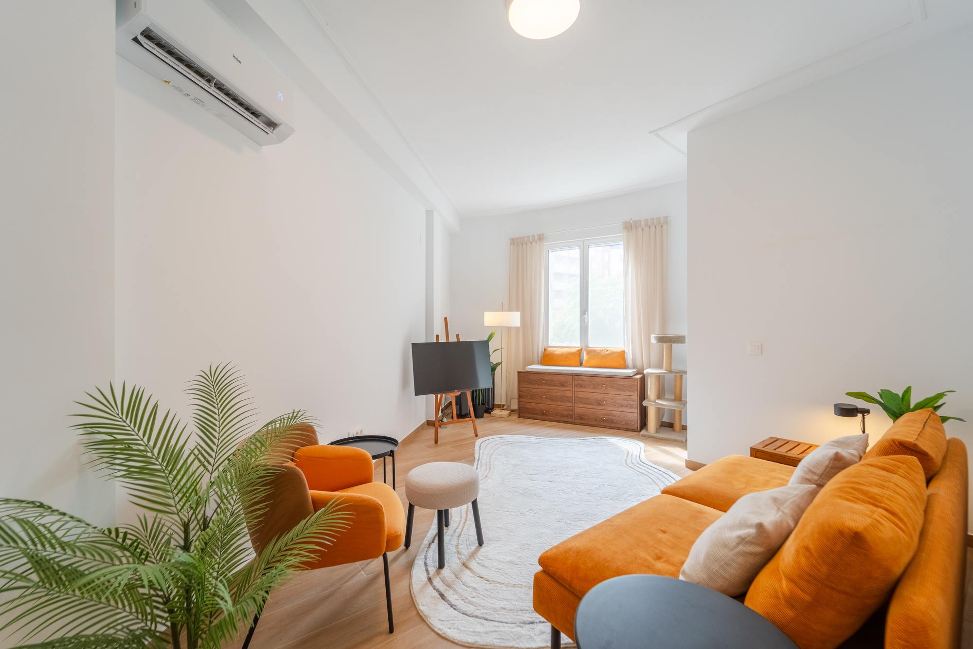 living - Piso de 71m² en alquiler en Gran Vía, Valencia - gallery thumbnail - 2