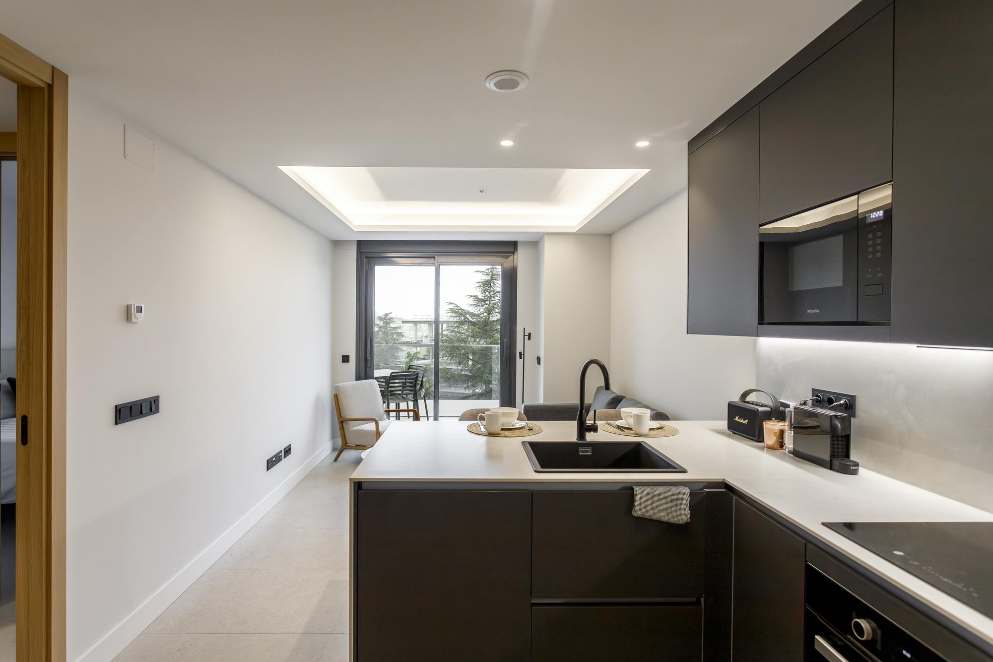 living - Piso de 65m² con 8m² terraza en alquiler en Conde de Orgaz y Piovera - gallery thumbnail - 9