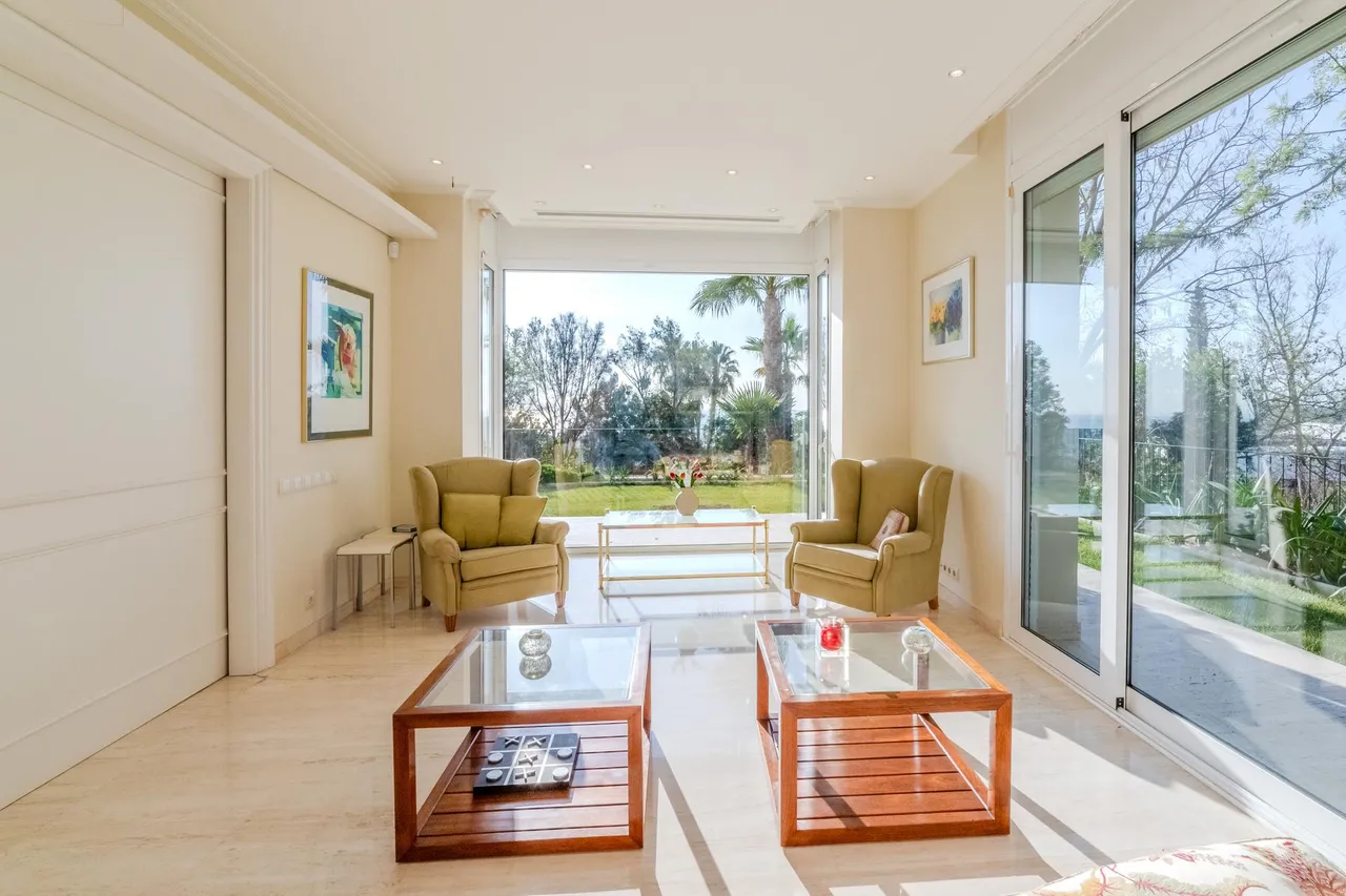 living - 910m² house / villa for sale in Terramar, Barcelona - gallery - 8