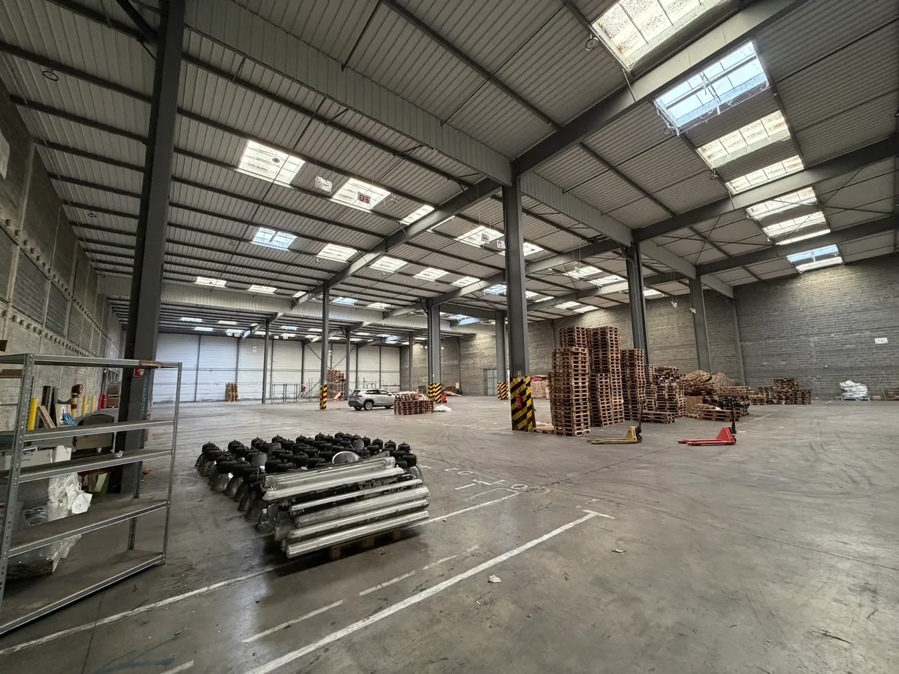 logistics - Logistics Warehouse For Rent - gallery - 7