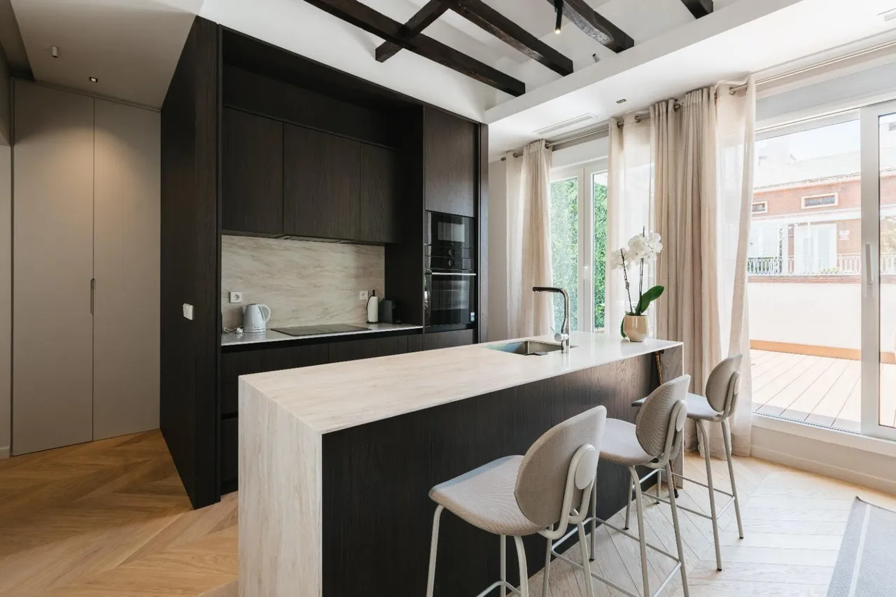 living - Piso de 143m² en alquiler en Castellana, Madrid - gallery - 5