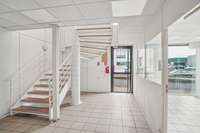 logistics - Entrepôt / Bureaux À Louer - gallery thumbnail - 5