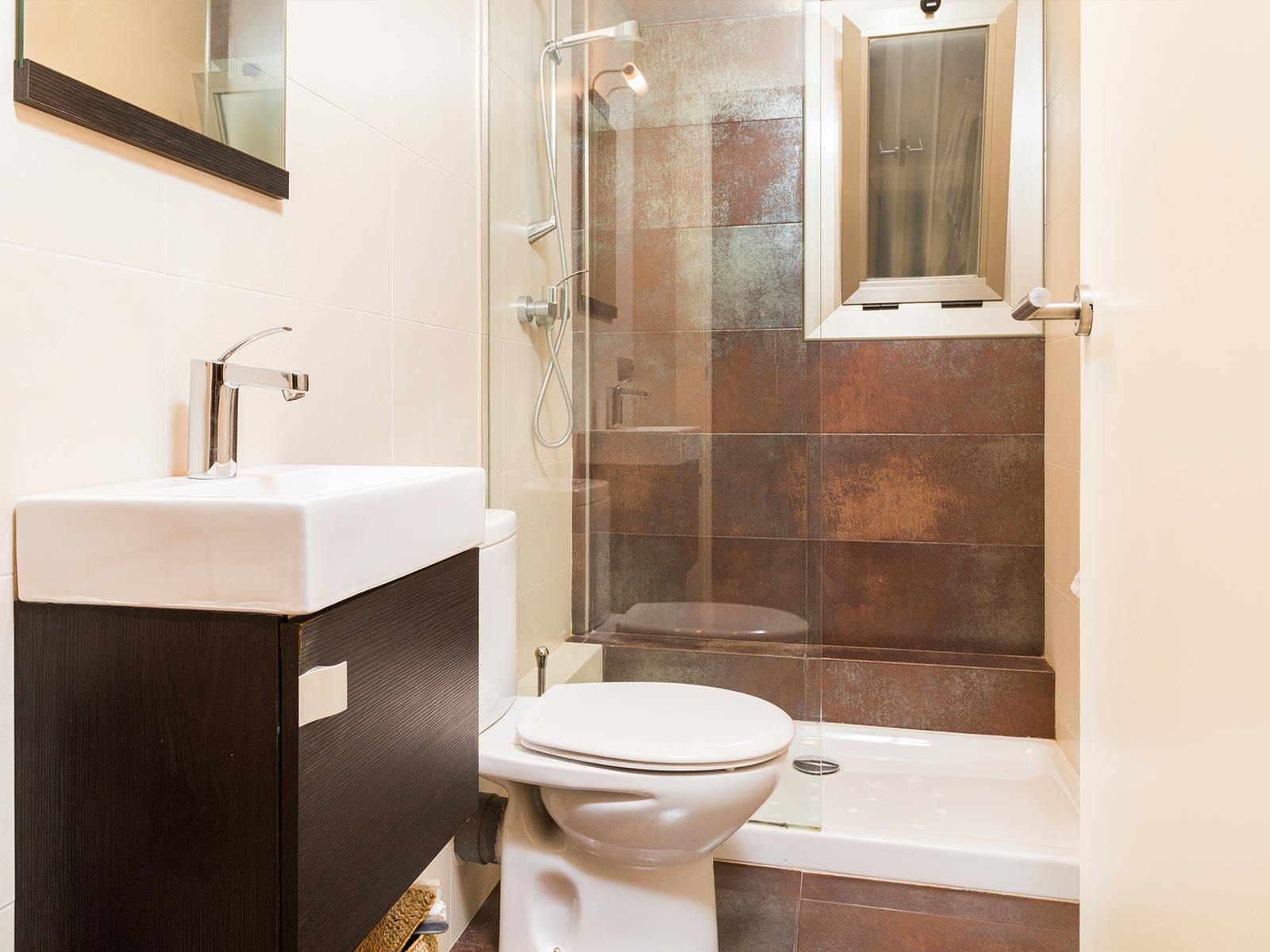 living - Piso de 90m² en venta en Sant Antoni, Barcelona - gallery thumbnail - 9