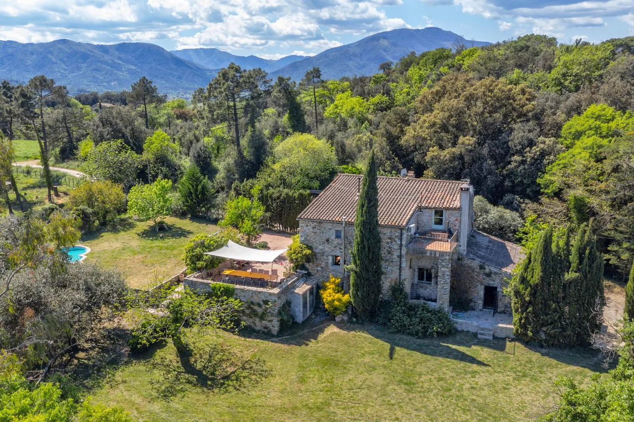 living - Casa rural de 470m² en venta en El Gironés, Girona - gallery - 2