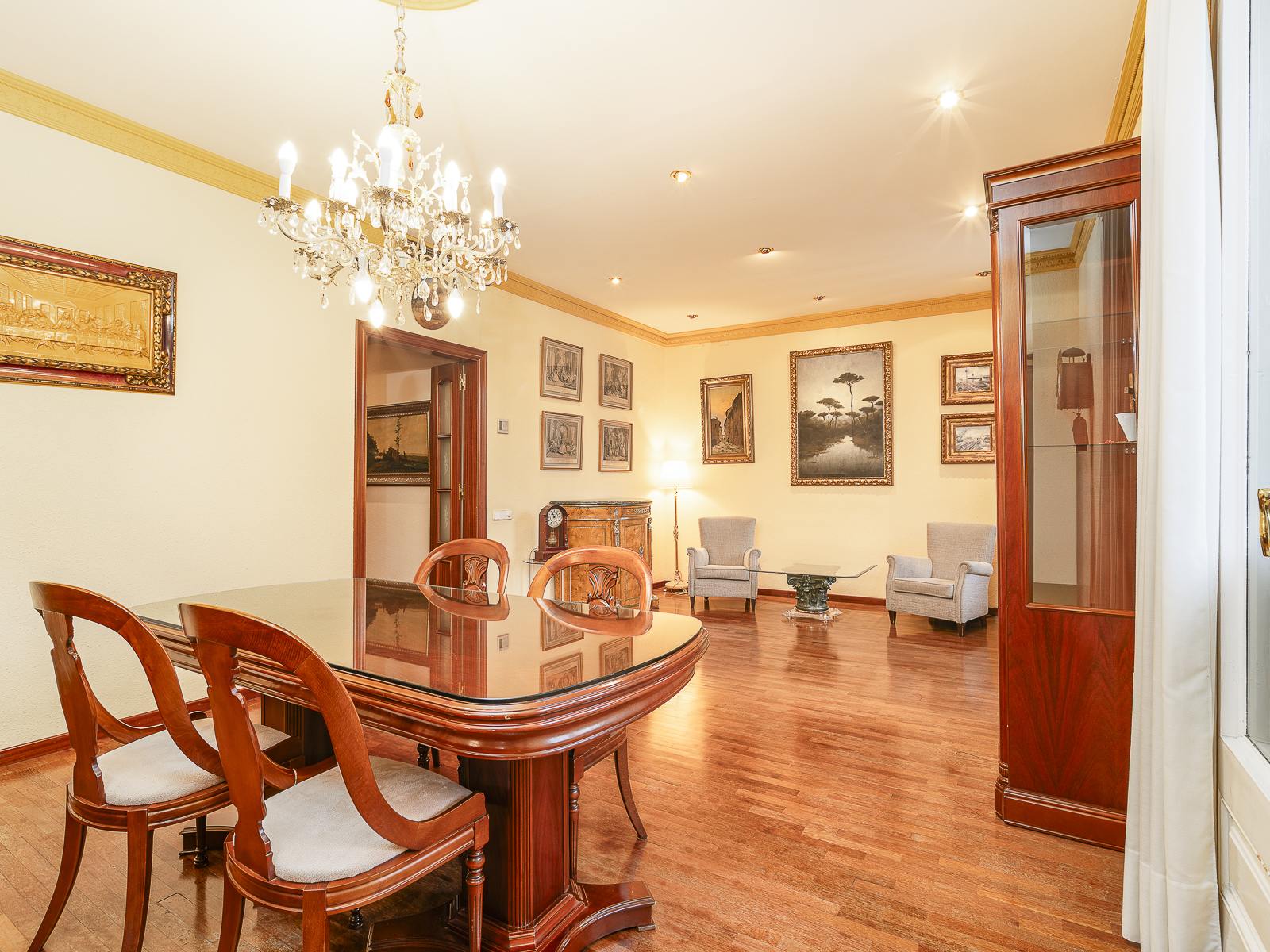 living - Piso de 114m² en venta en Eixample Izquierdo, Barcelona - gallery thumbnail - 5