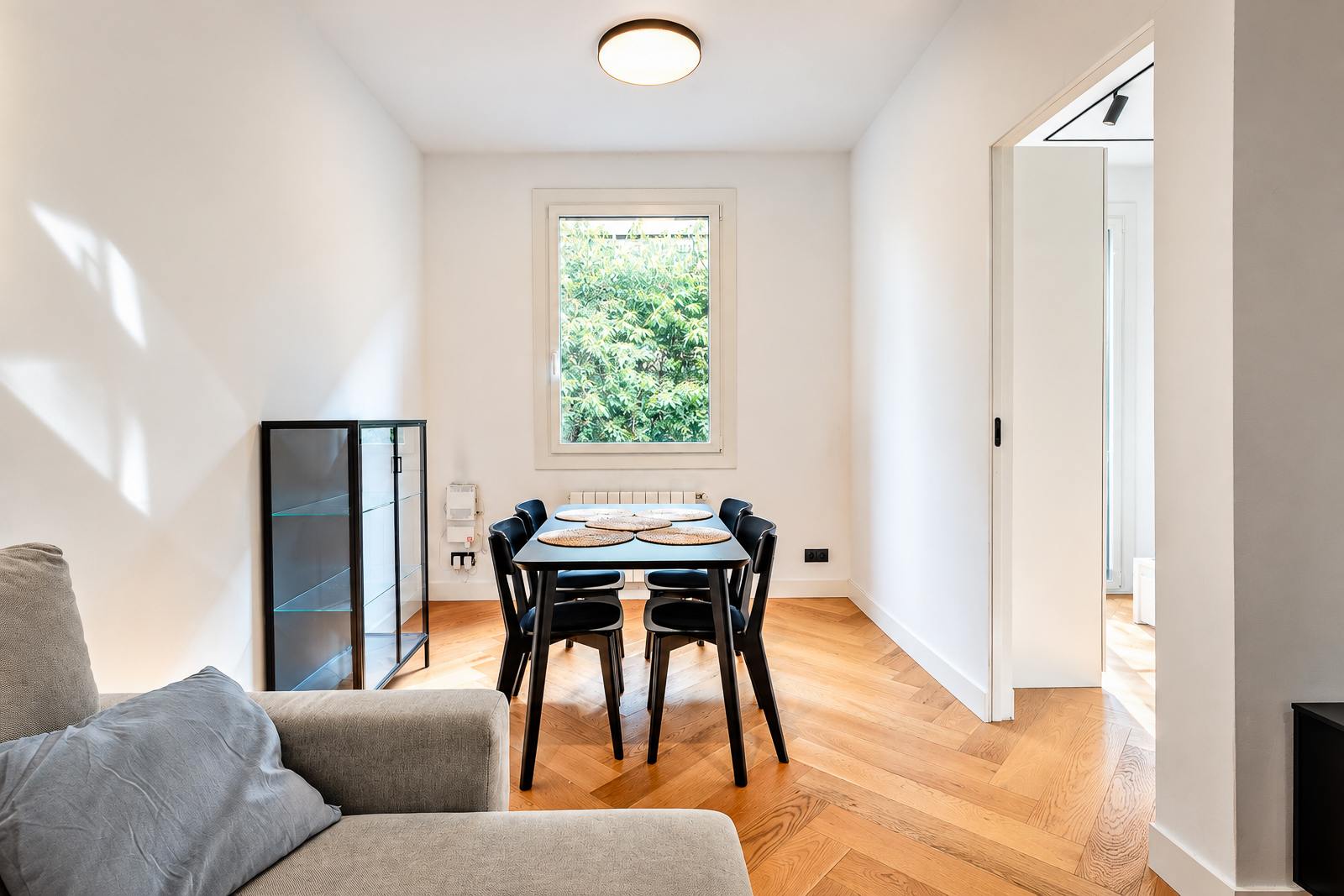 living - 66m² apartment for sale in Eixample Right, Barcelona - gallery thumbnail - 7