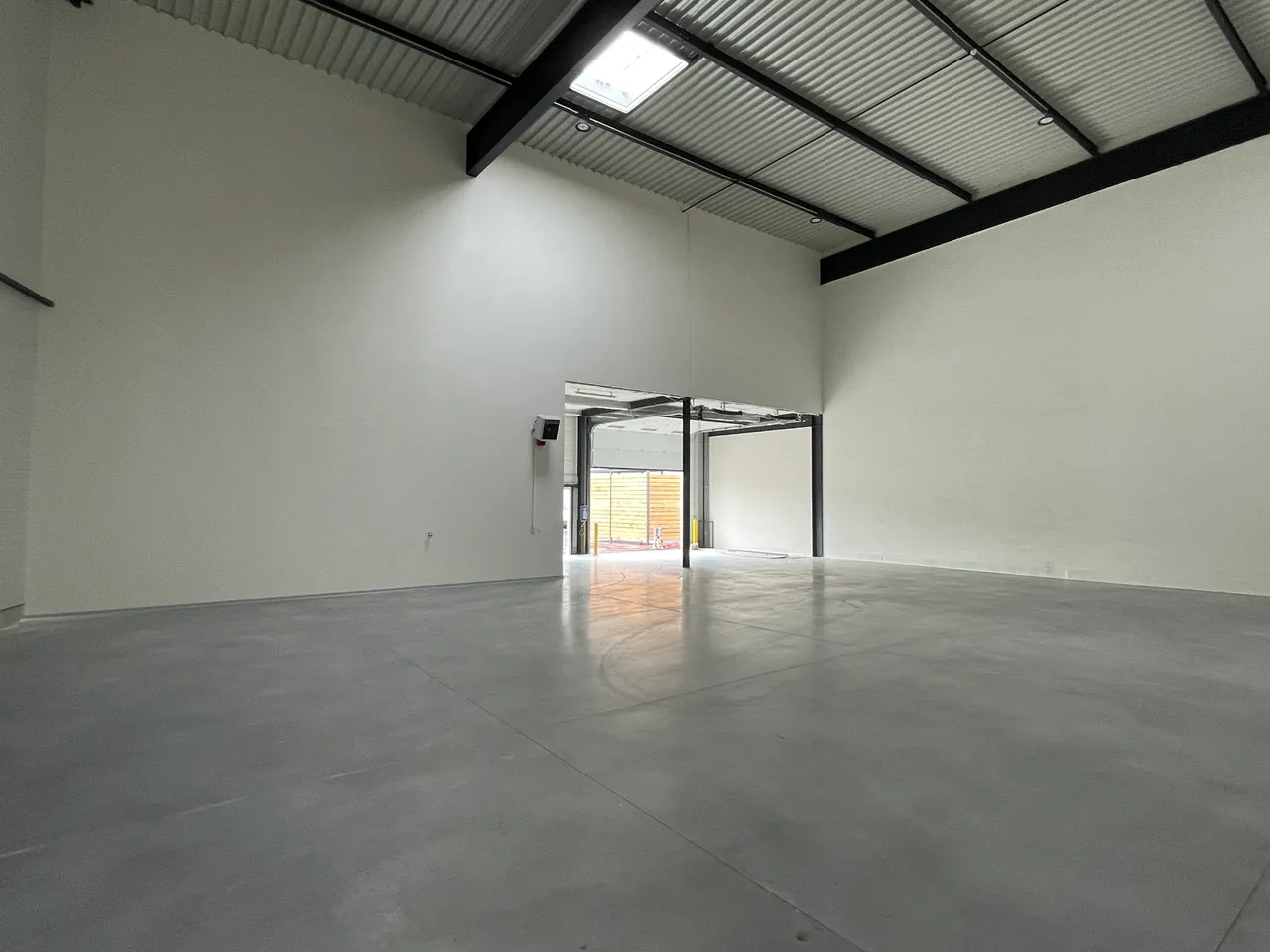 logistics - Local d’activités À Louer - gallery - 4