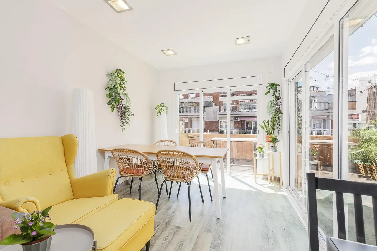 living - 90m² penthouse with 20m² terrace for sale in Sant Antoni - gallery - 4