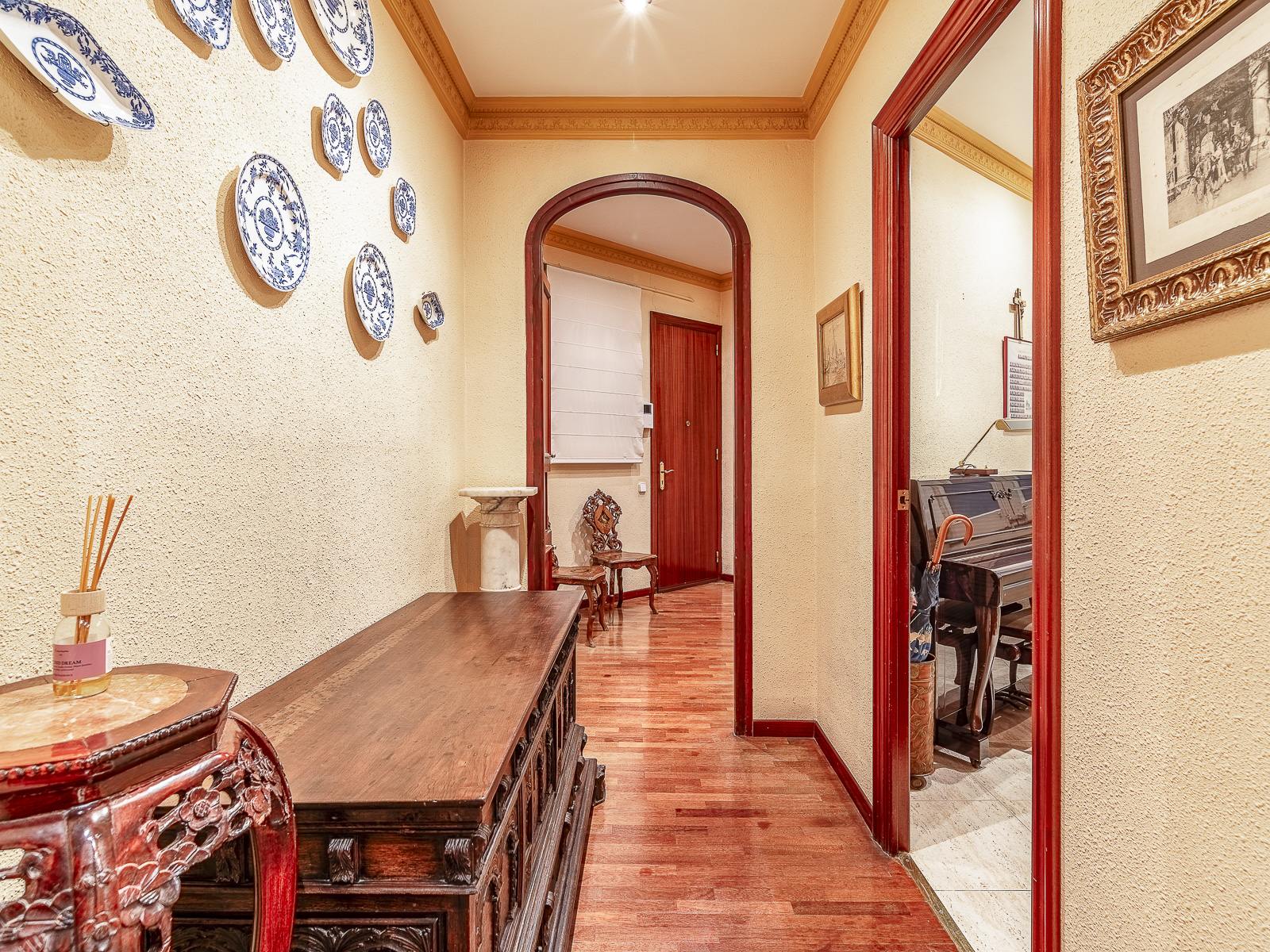 living - 114m² apartment for sale in Eixample Left, Barcelona - gallery thumbnail - 7