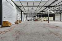 logistics - Activités / Bureaux À Louer - gallery thumbnail - 4
