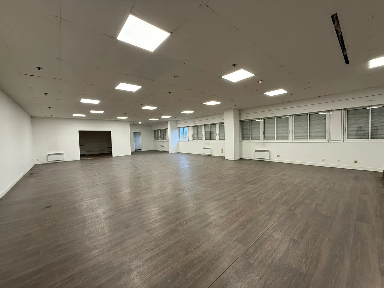 logistics - Logistics Warehouse For Rent - For Sale - gallery - 7
