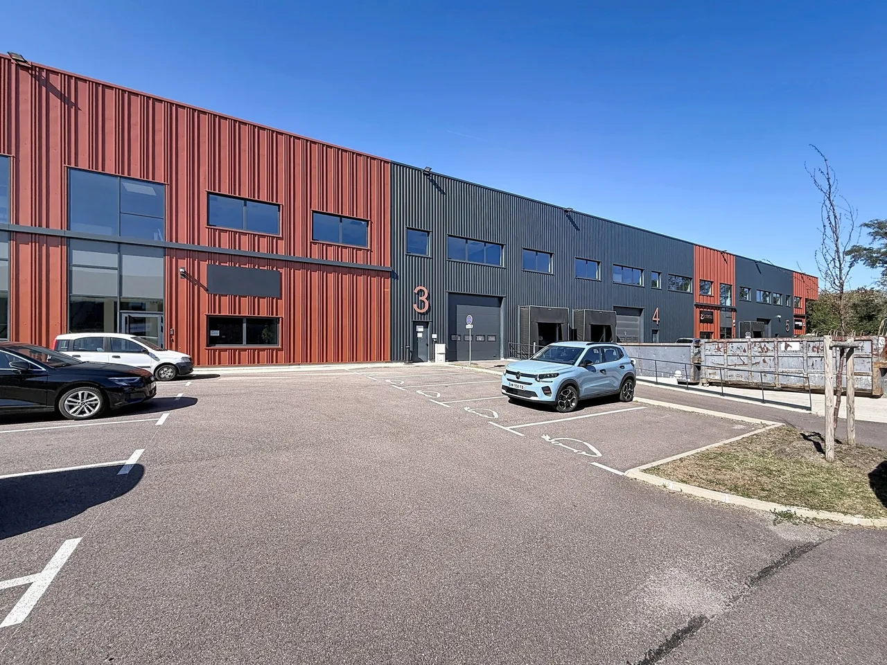 logistics - Entrepôt / Bureaux À Louer - gallery - 2