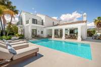 living - Casa / villa de 319m² con 80m² terraza en venta en Benahavís - gallery thumbnail - 2