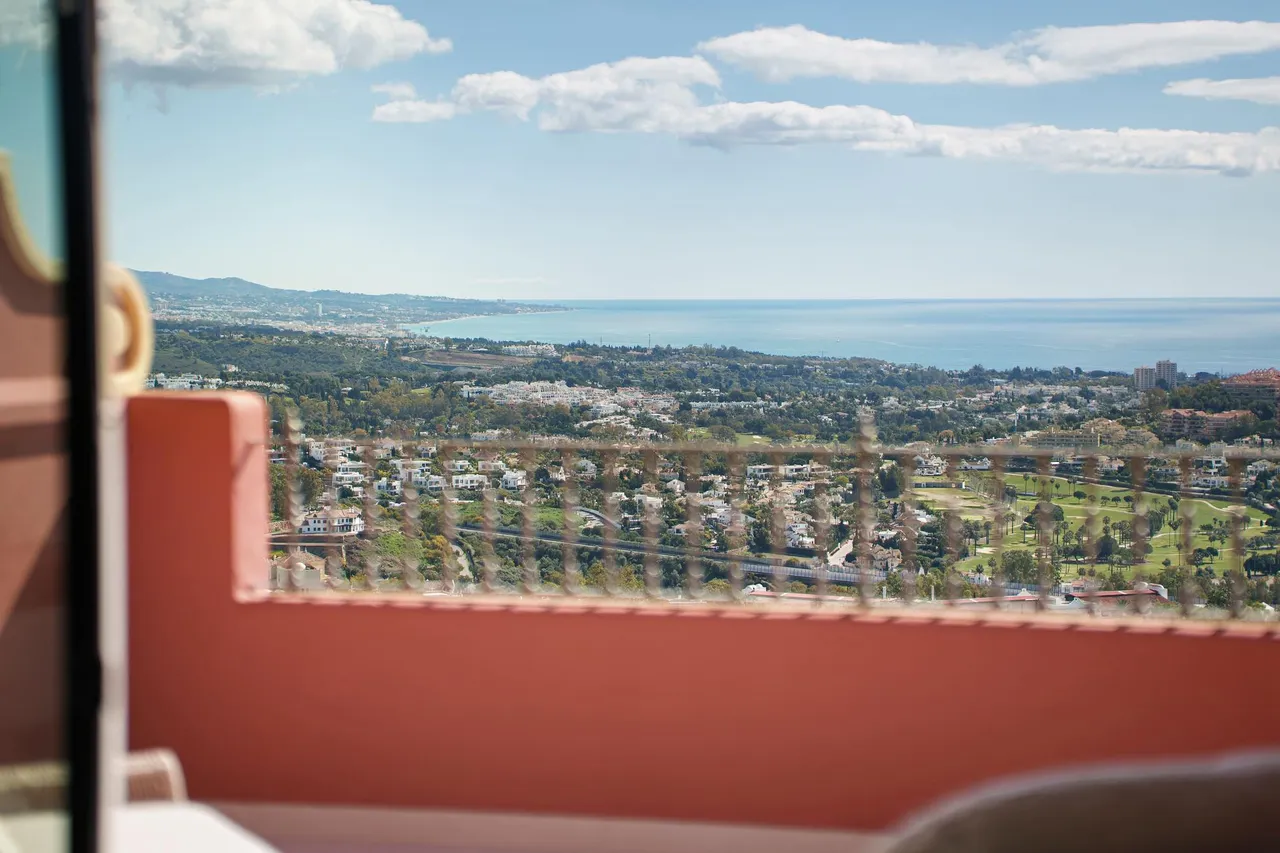 living - 195m² penthouse with 49m² terrace for sale in Nueva Andalucía - gallery - 10