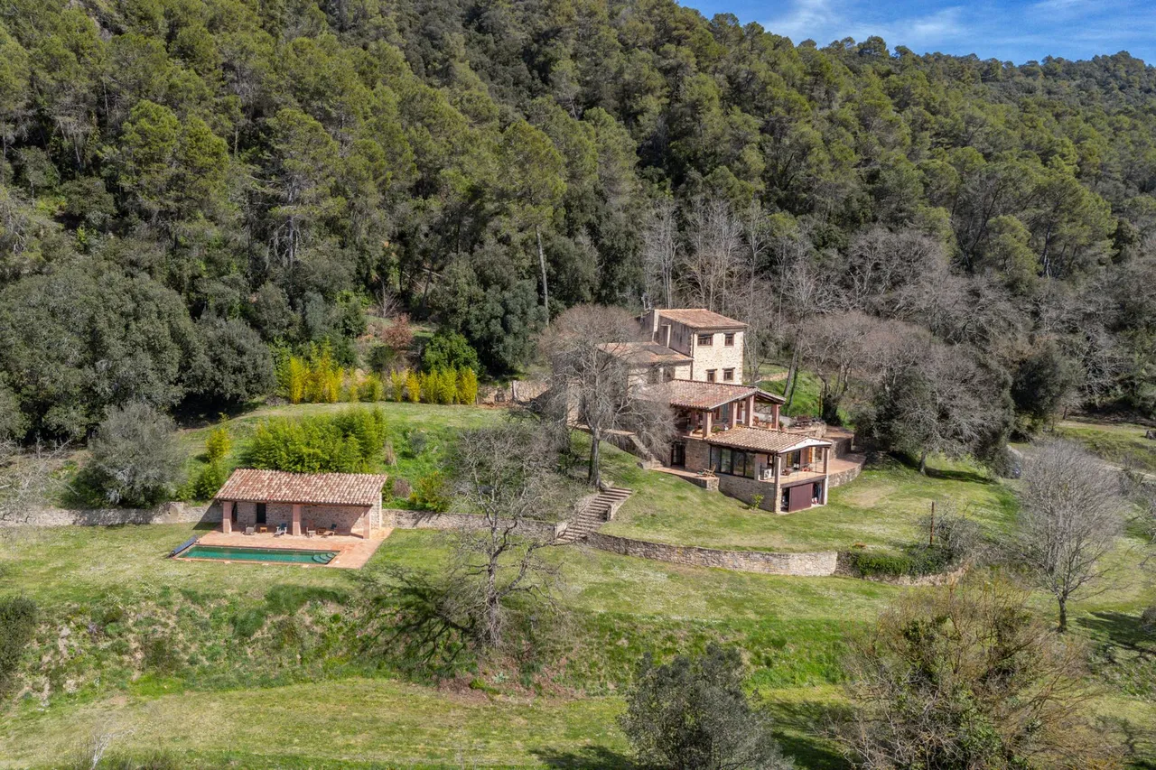 living - 752m² country house for sale in Pla de l'Estany, Girona - gallery - 5
