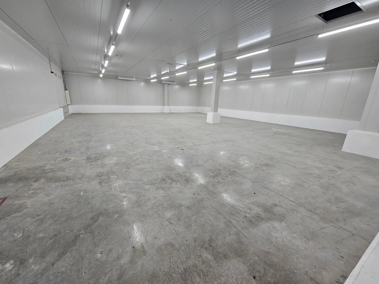 logistics - Warehouse For Rent - gallery - 4