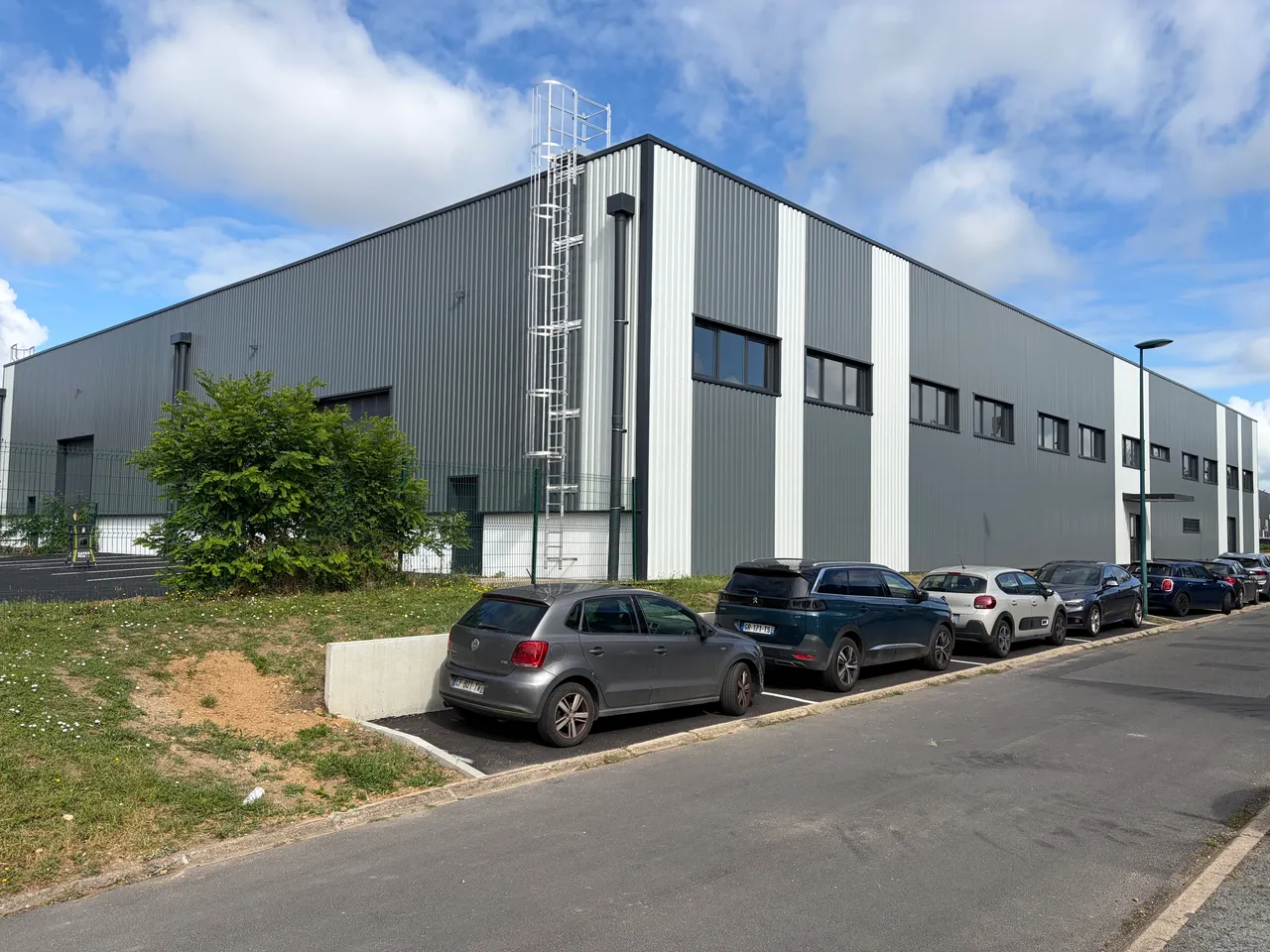 logistics - Warehouse / Offices For Rent - gallery - 4