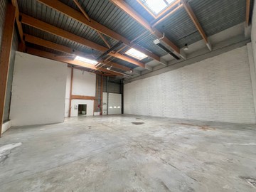 logistics - Activités / Bureaux À Louer - featured