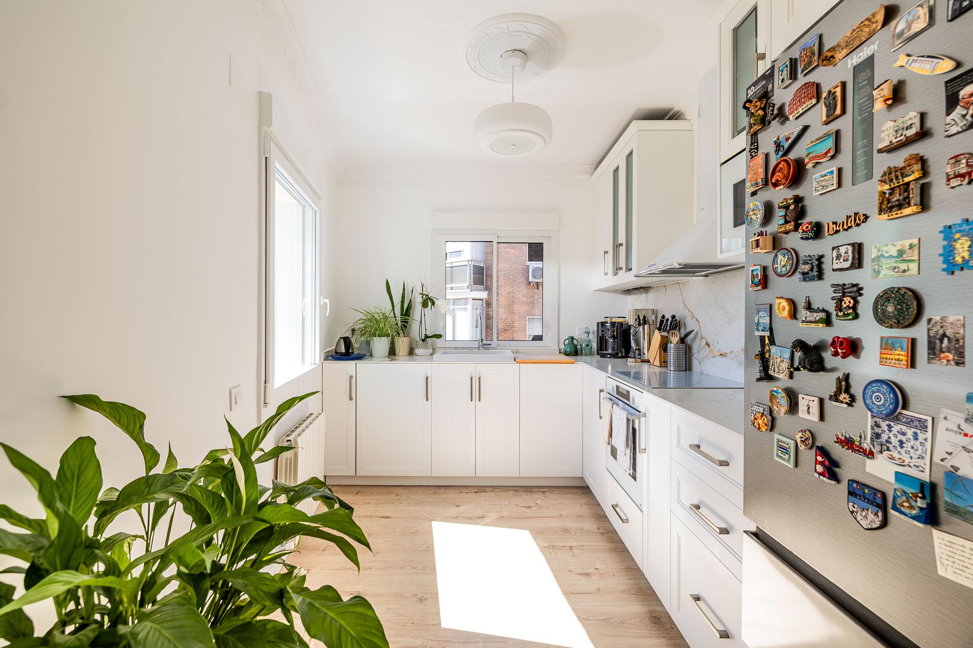 living - 82m² apartment for sale in Fuente del Berro, Madrid - gallery thumbnail - 1