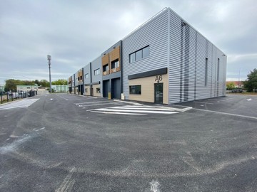 logistics - Light Industrial Premises / Offices For Rent - featured