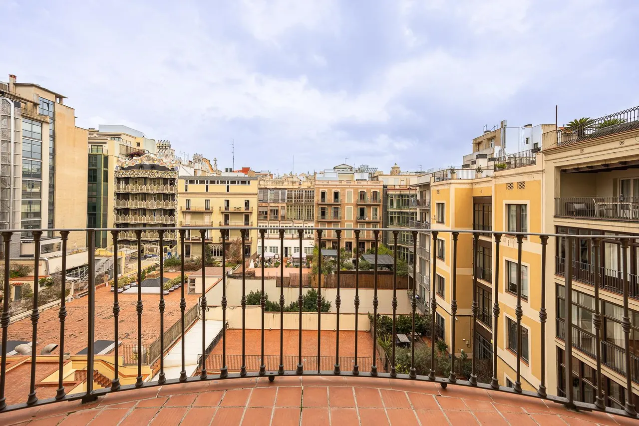 living - Ático de 190m² con 60m² terraza en venta en Eixample Derecho - gallery - 5
