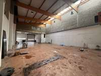 logistics - Activités / Bureaux À Vendre - gallery thumbnail - 1
