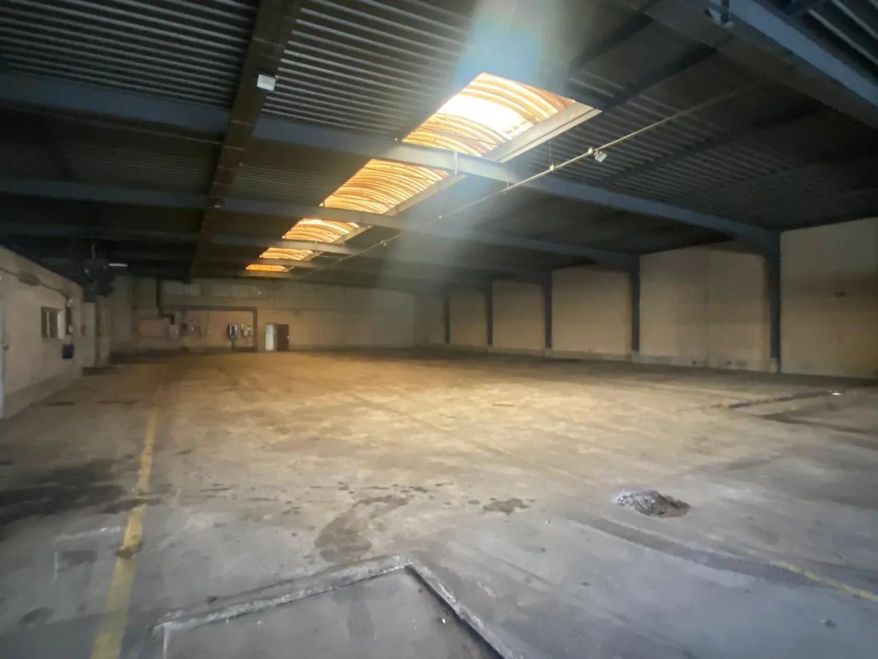 logistics - Entrepôt / Bureaux À Louer - gallery - 3