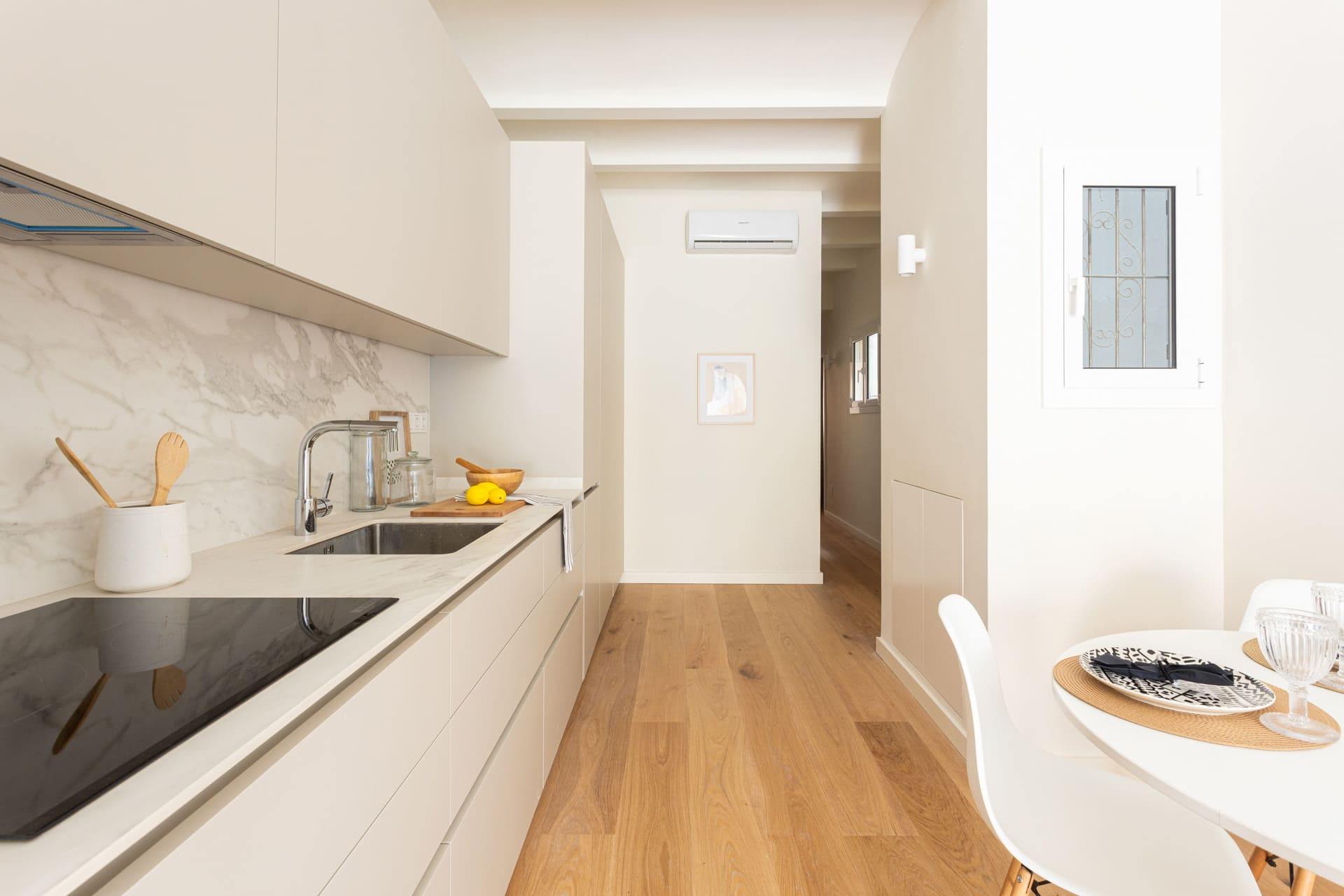 living - Piso de 82m² en venta en Sants-Badal, Barcelona - gallery thumbnail - 8