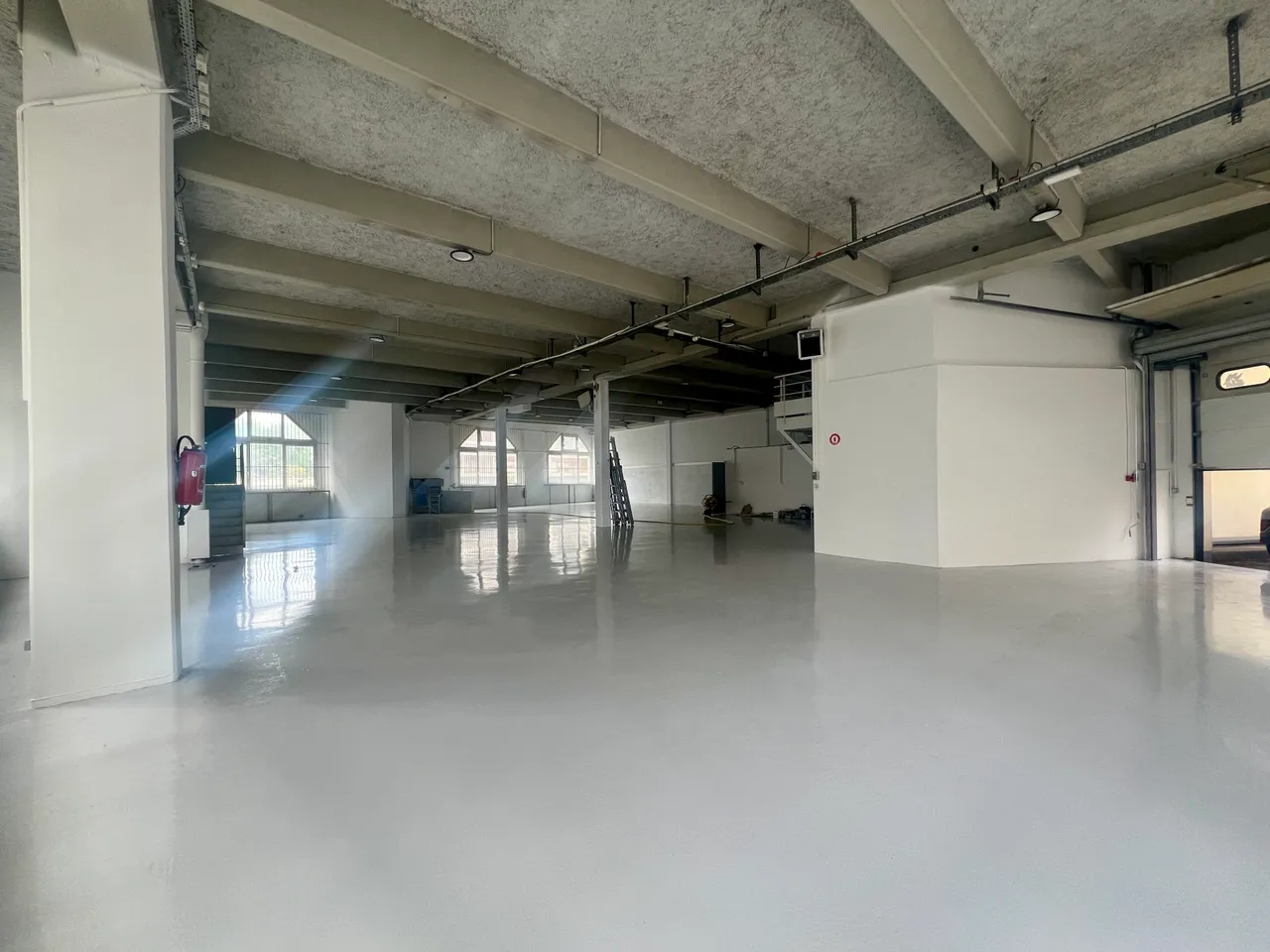 logistics - Warehouse / Offices For Rent - gallery - 4