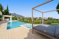 living - 473m² house / villa with 203m² terrace for sale in Nueva Andalucía - gallery thumbnail - 4