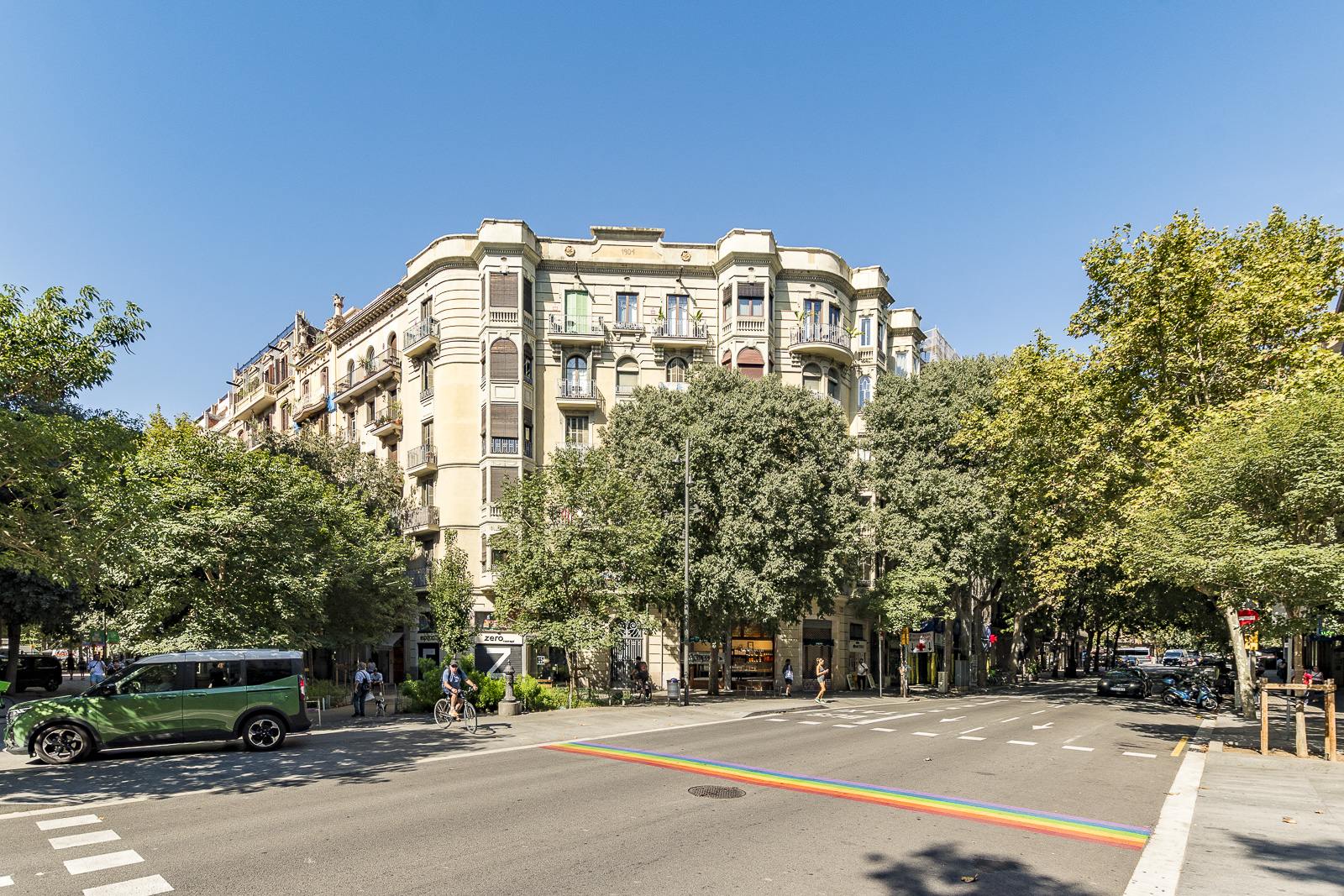 living - Piso de 92m² con 6m² terraza en venta en Eixample Izquierdo - gallery thumbnail - 3