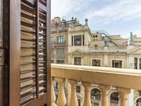 living - 137m² apartment for rent in El Born, Barcelona - gallery thumbnail - 1