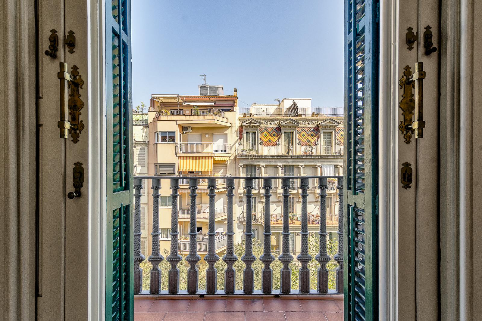living - Piso de 110m² en venta en Eixample Derecho, Barcelona - gallery thumbnail - 9