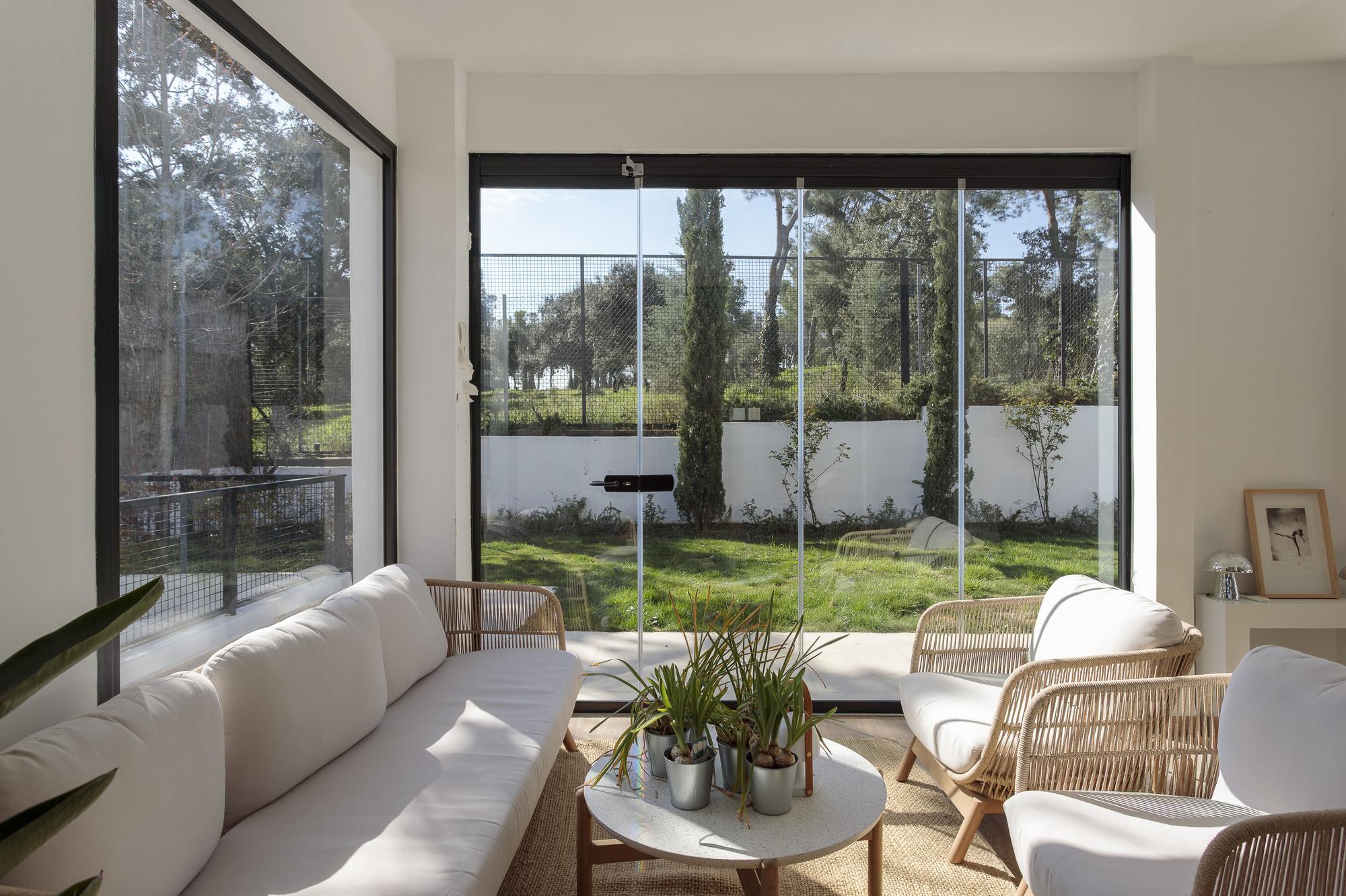 living - Casa / villa de 350m² en alquiler en La Moraleja Urbanización - gallery thumbnail - 1