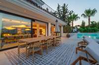 living - Casa / villa de 965m² con 177m² terraza en venta en Nueva Andalucía - gallery thumbnail - 3