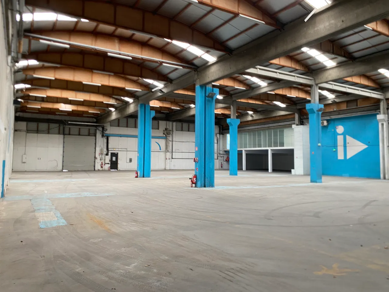 logistics - Warehouse / Offices For Rent - gallery - 8