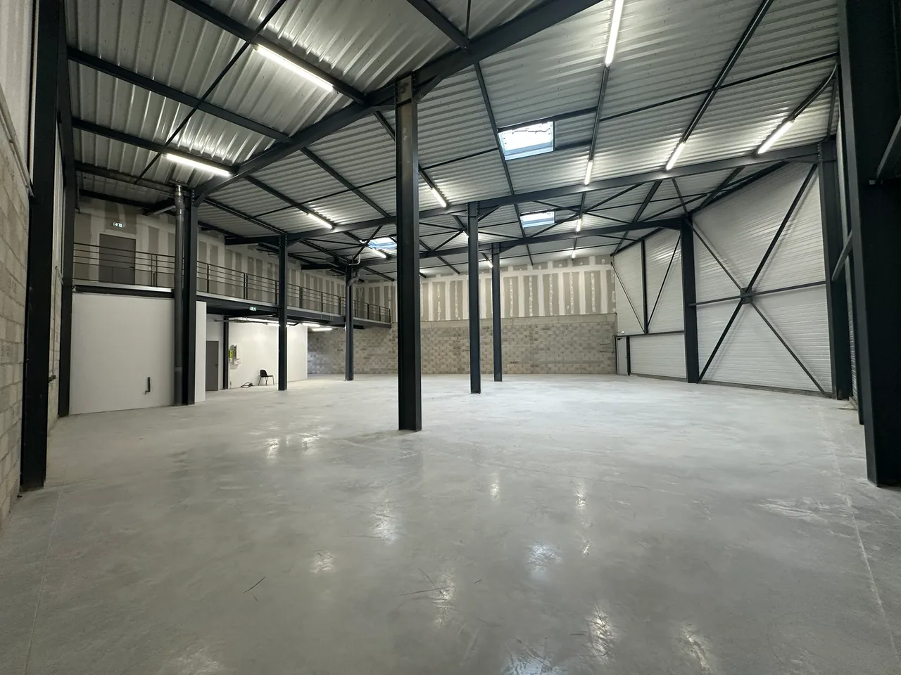 logistics - Activity Facility For Rent - For Sale - gallery - 3