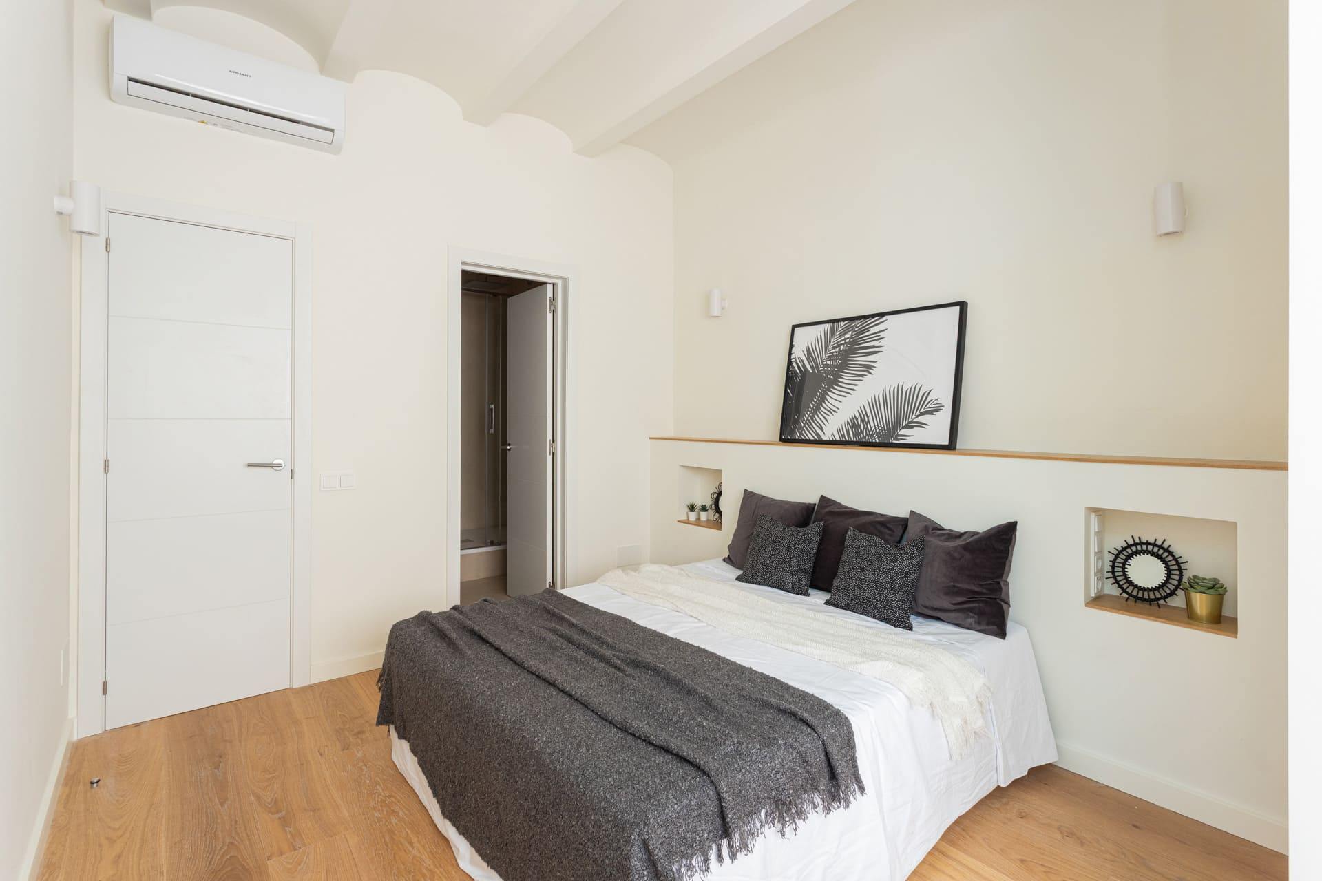 living - 82m² apartment for sale in Sants-Badal, Barcelona - gallery thumbnail - 10