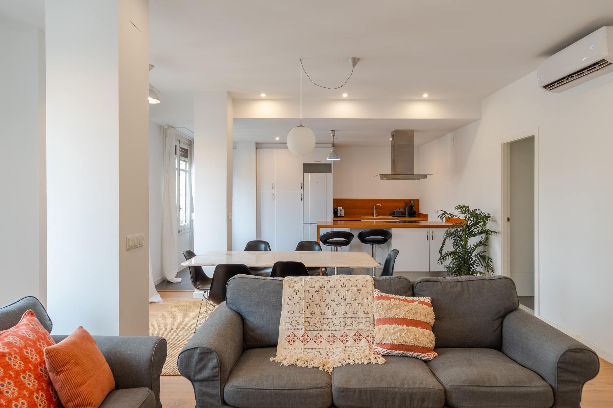 living - Piso de 117m² en alquiler en Extramurs, Valencia - gallery thumbnail - 3