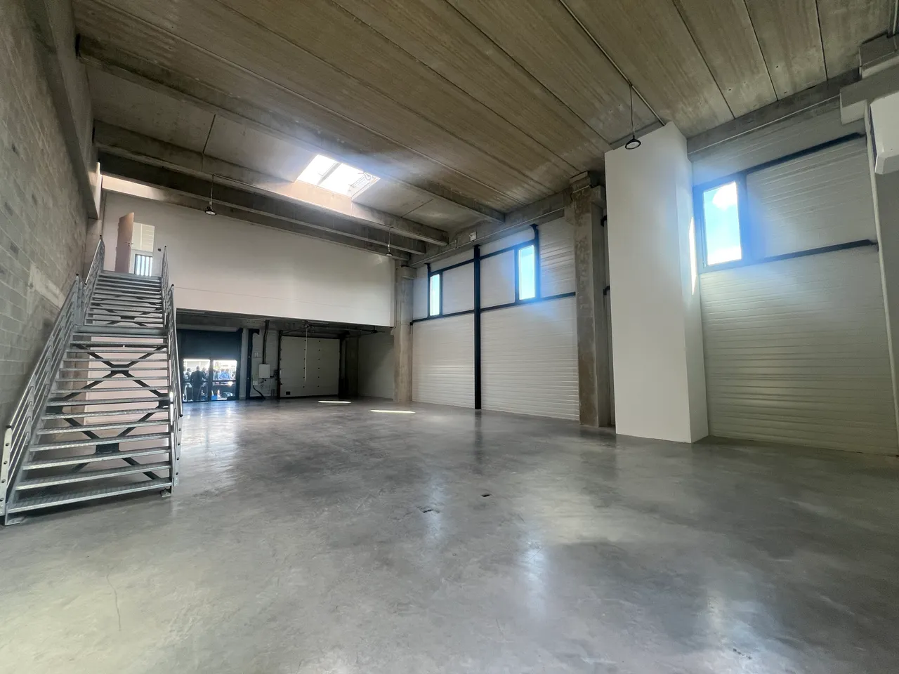 logistics - Activités / Bureaux À Louer - gallery - 3